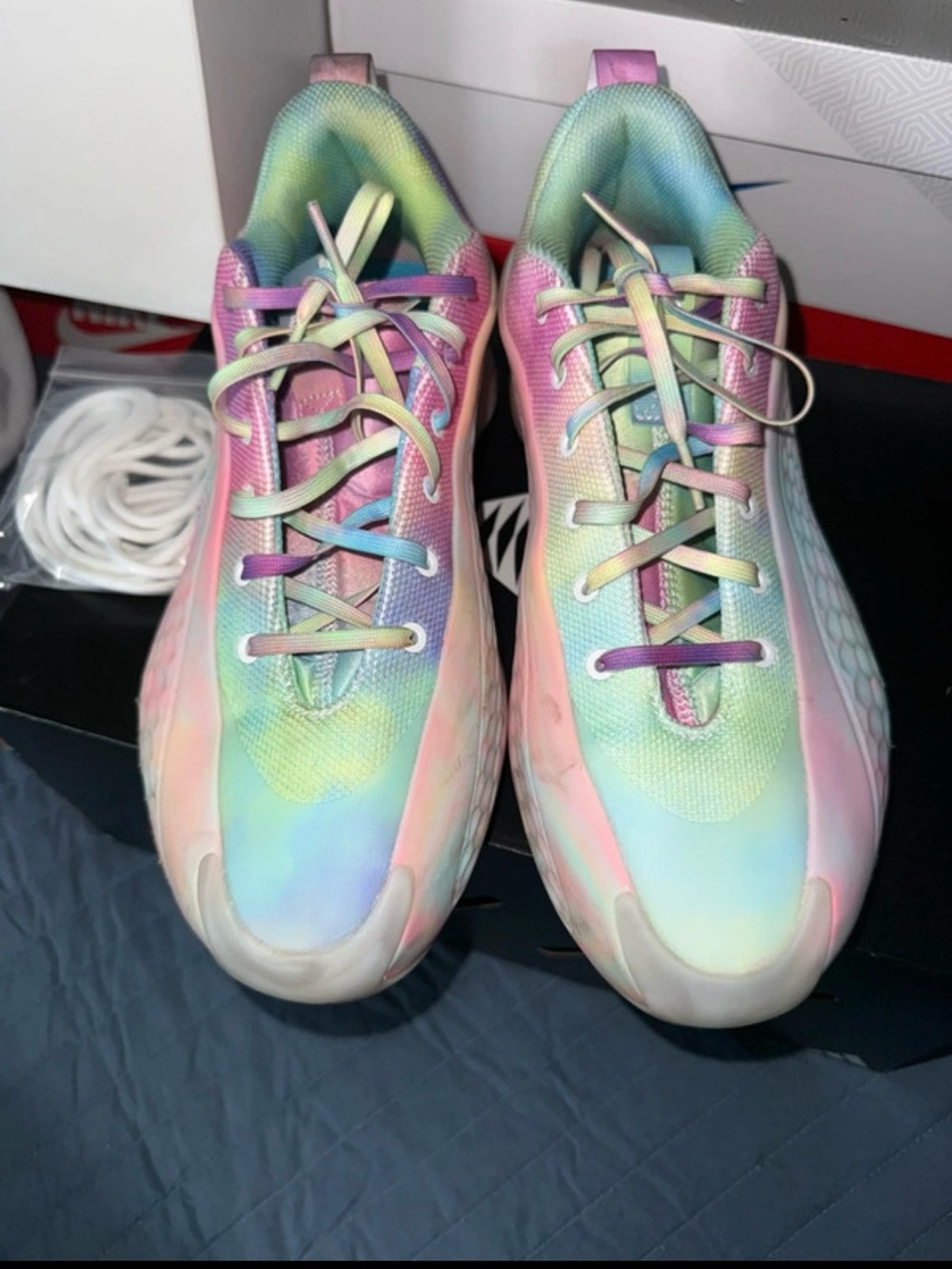 Anthony Edward’s 1 Low basketball sneakers size 10